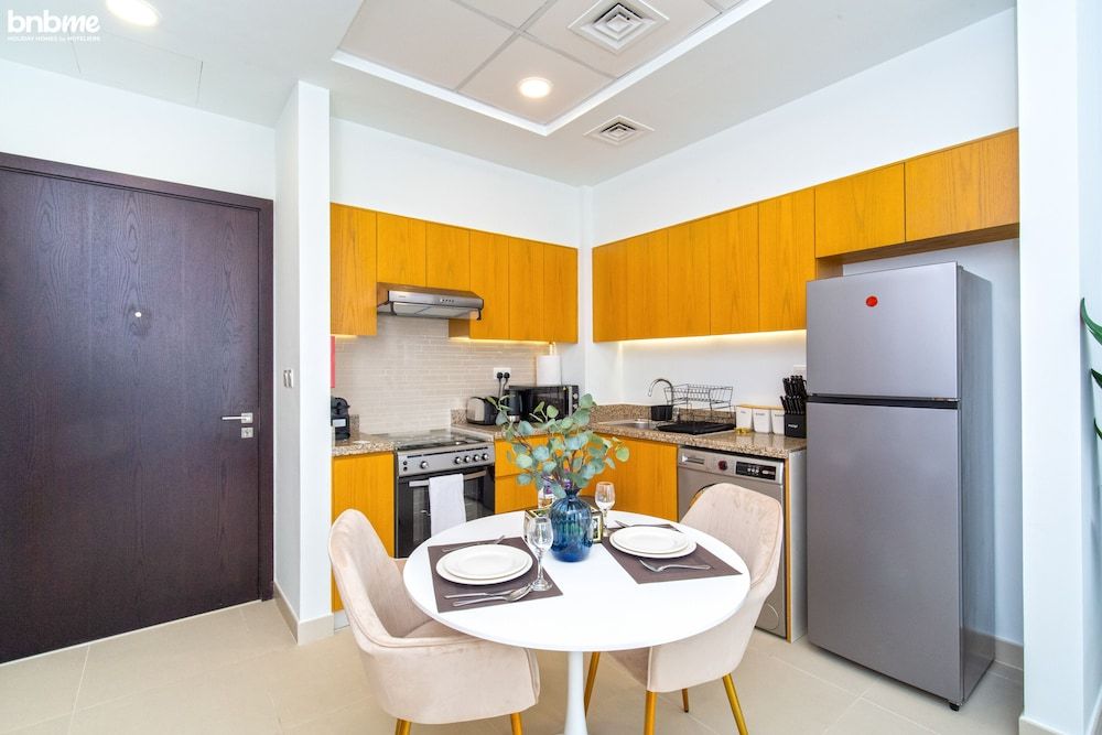undefined 1B-Bellevue Tower 2-1902 by bnbme homes 5