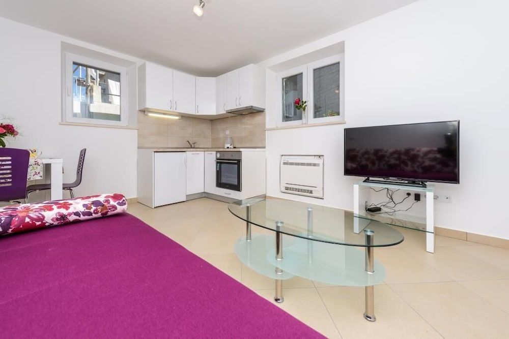 undefined Apartment Pavlina 9