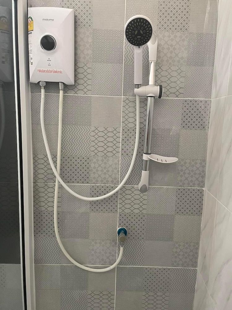 Pakchong Phubade Hotel Standard Double Room with Air Conditioning 4