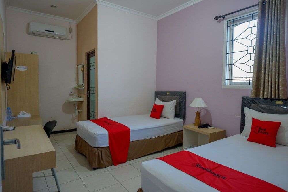 Twin Room (RedDoorz)