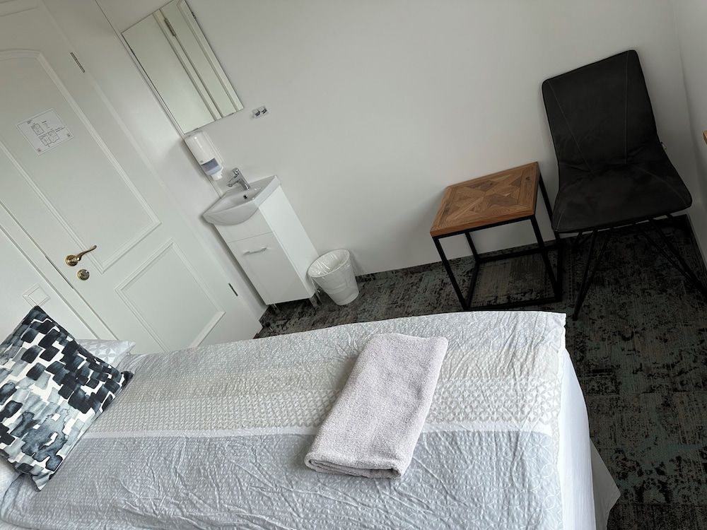 Guesthouse Dyngja House, 5 Bedrooms 15