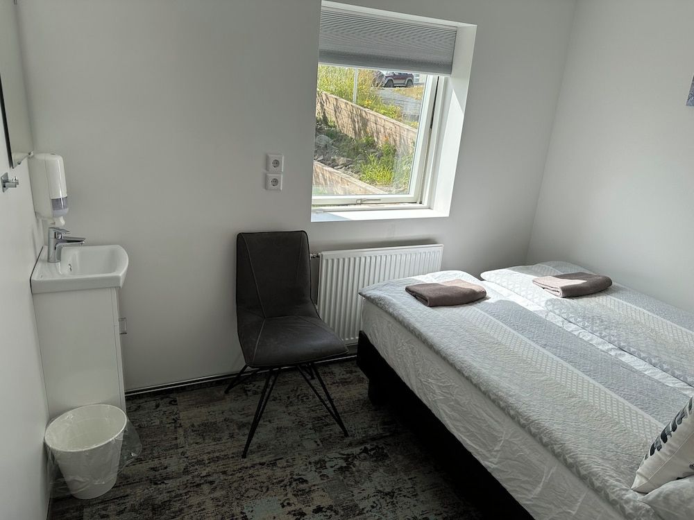 Guesthouse Dyngja Double Room, Shared Bathroom (Small) 2