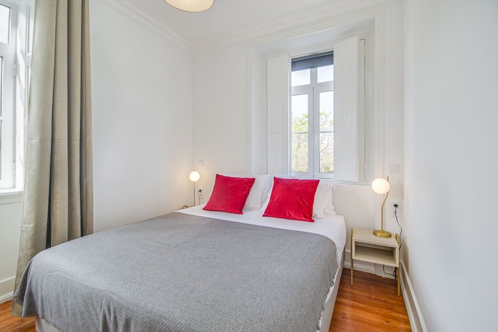 Alvalade Palace Basic Room, 1 Bedroom, Refrigerator, City View 7