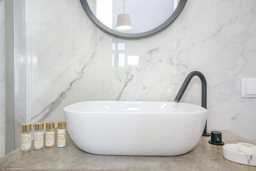 Alvalade Palace Basic Room, 1 Bedroom, Refrigerator, City View 11