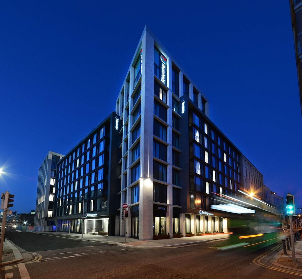 undefined Travelodge PLUS Dublin City Centre 4