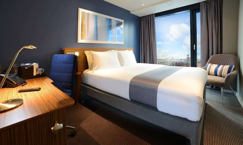 undefined Travelodge PLUS Dublin City Centre 2
