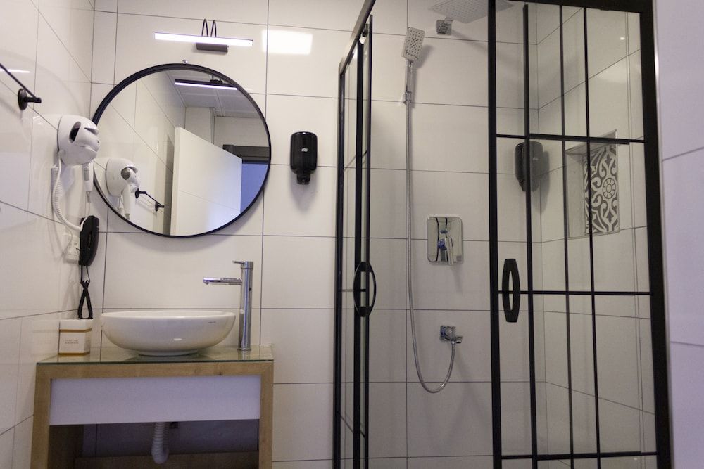 L'opera Deluxe Hotel Deluxe Room, Non Smoking, Garden View 4