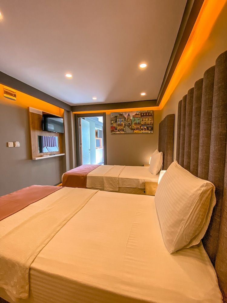 L'opera Deluxe Hotel Family Suite, 2 Bedrooms, Non Smoking, Garden View 6