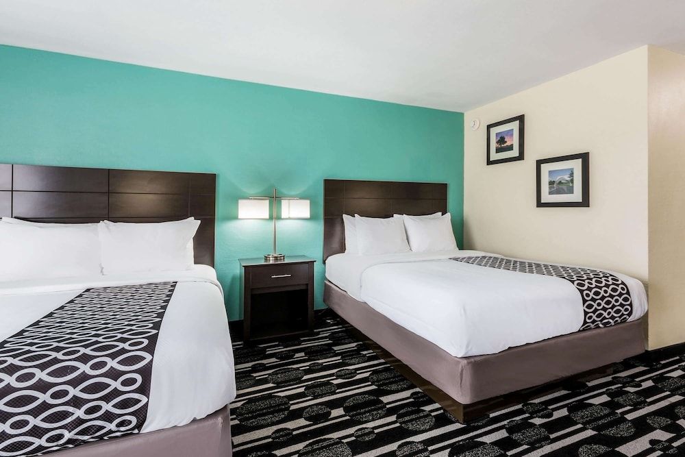 Room, 2 Queen Beds, Accessible, Non Smoking (Mobility, Bathtub w/Grab Bars)