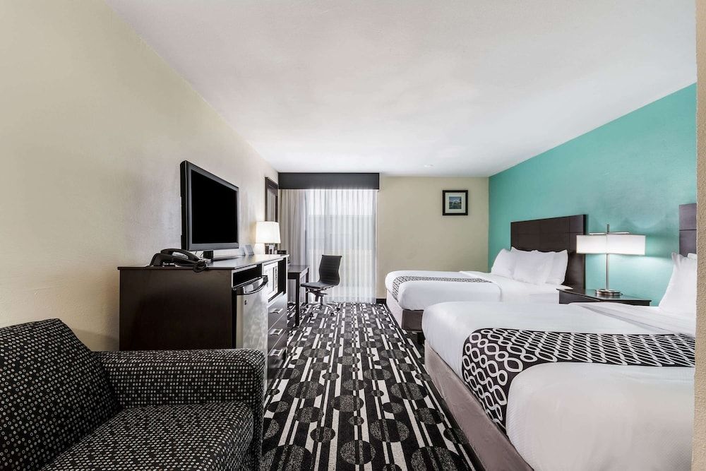 Room, 2 Queen Beds, Accessible, Non Smoking (Mobility, Bathtub w/Grab Bars)