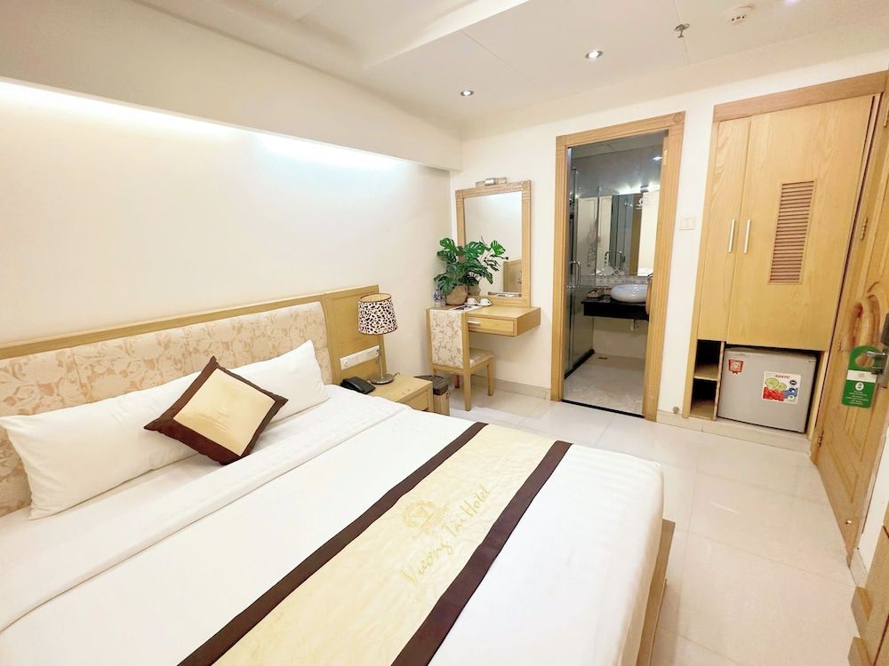 Vuong Tai Hotel Superior Room, No Windows 3
