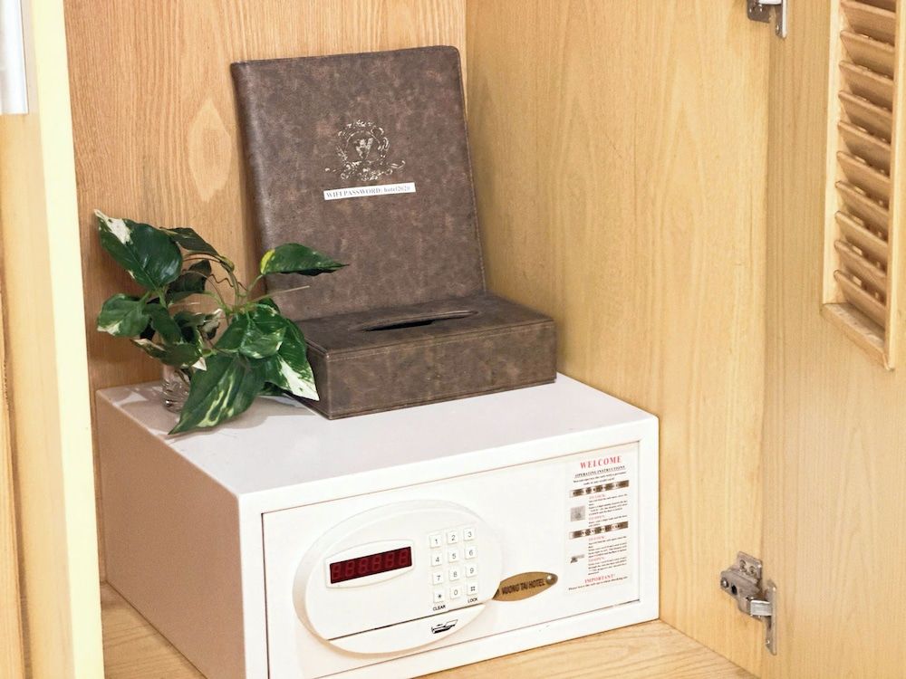 Vuong Tai Hotel Superior Room, No Windows 8