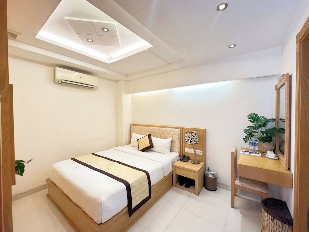 Vuong Tai Hotel Superior Room, No Windows