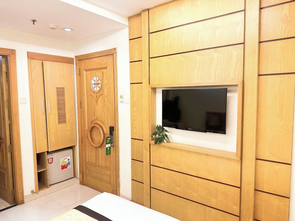 Vuong Tai Hotel Superior Room, No Windows 10