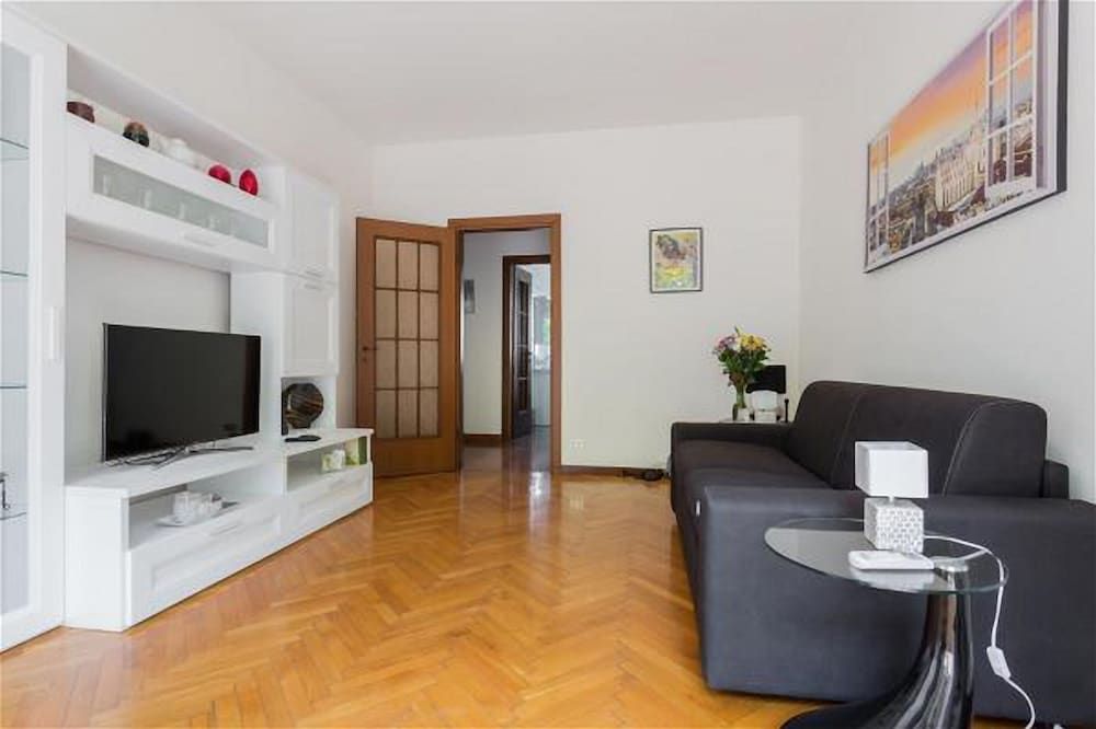 undefined Cenisio 10A 8