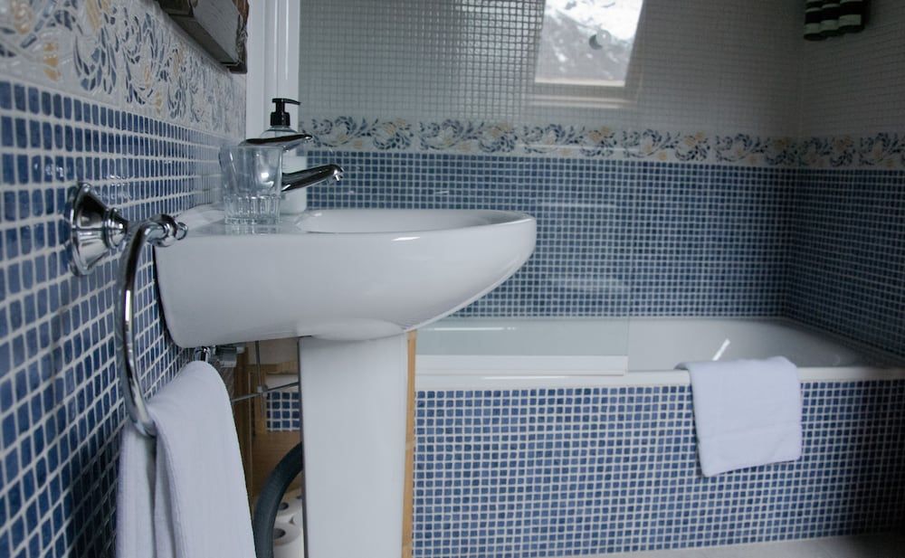 Hotel Eth Saueth Quadruple Room 11