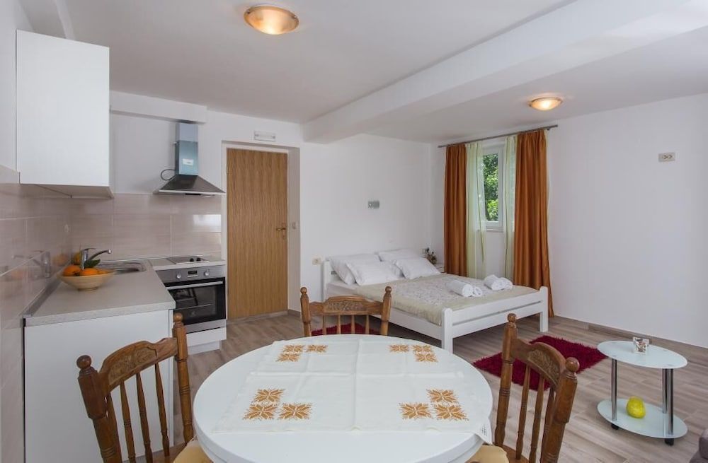 undefined Apartments Anka 8