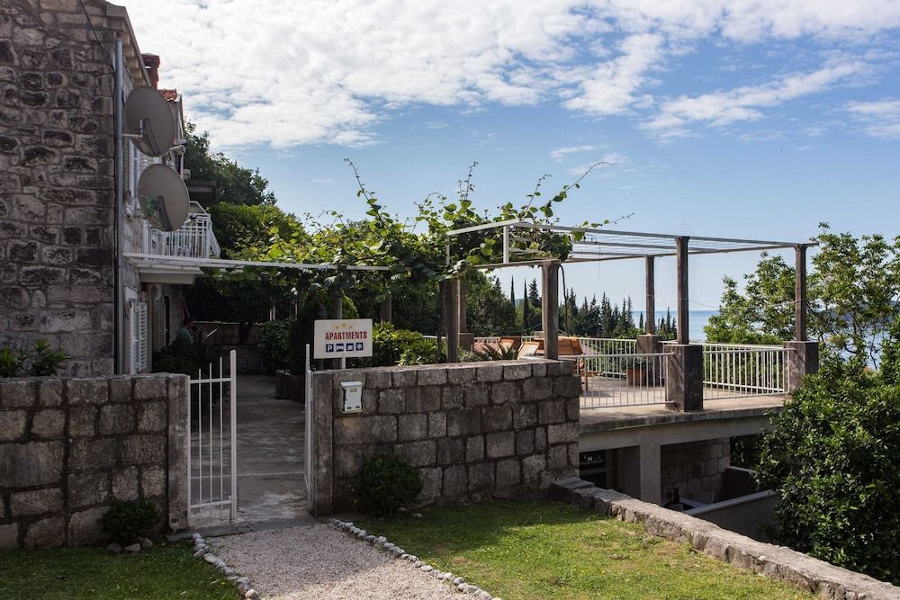 undefined Apartments Anka 4