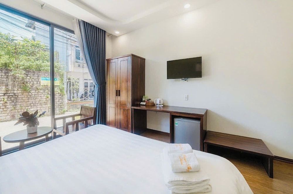 Mega Sky Dalat Hotel Deluxe Double Room 2