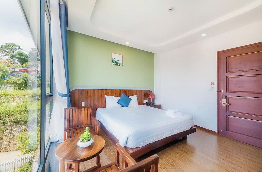 Mega Sky Dalat Hotel Deluxe Double Room 4