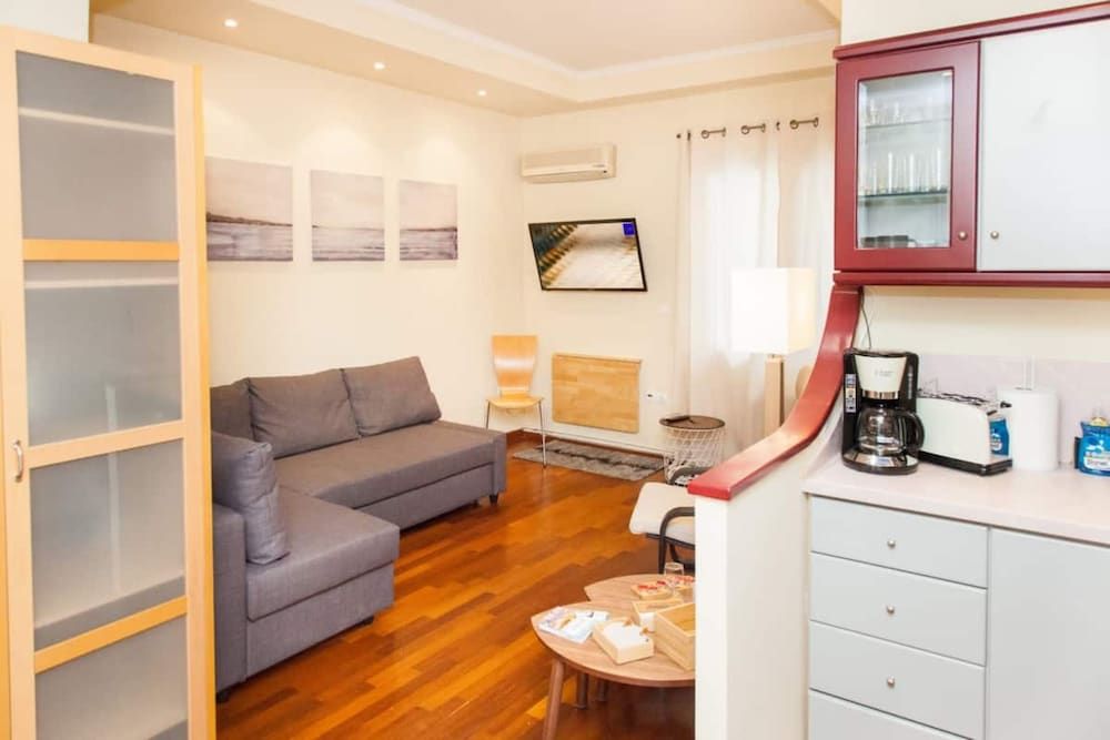 undefined Centrally Located Studio In Athens 7