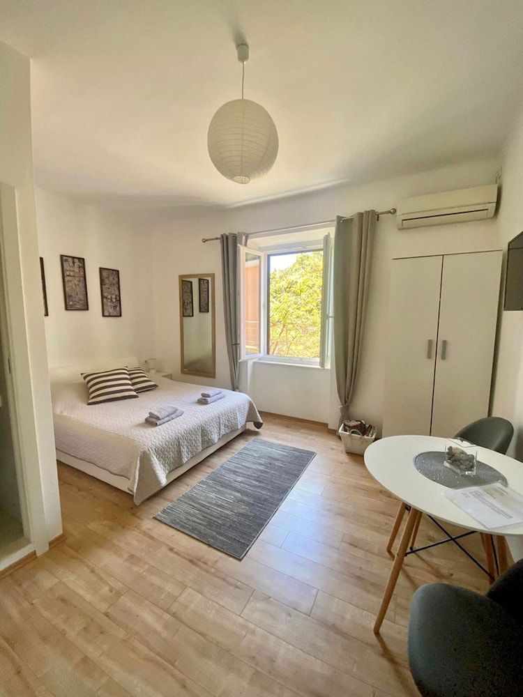 undefined Studios IM 2