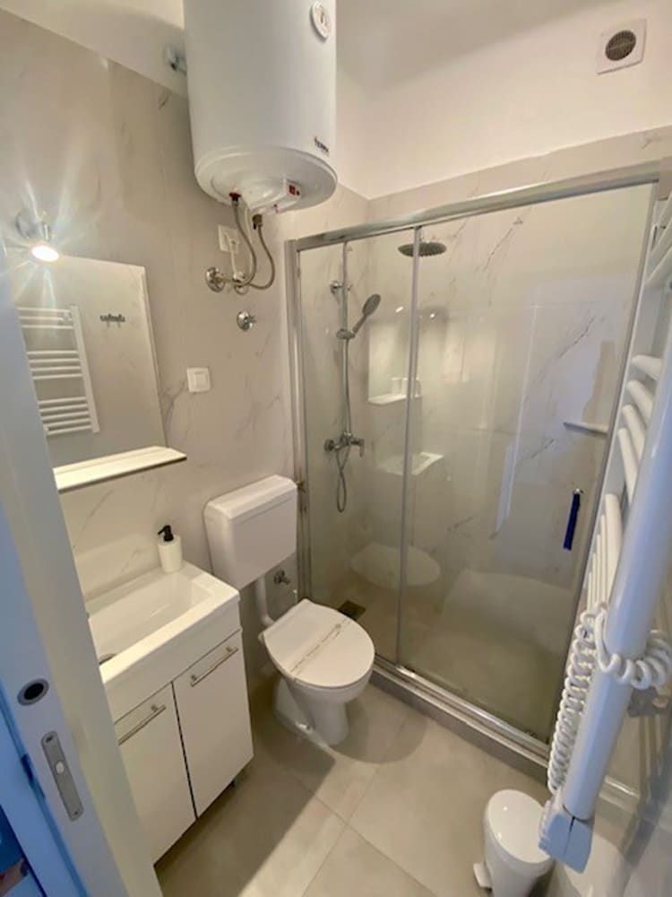 undefined Studios IM 8