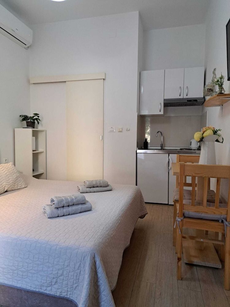 Studios IM Studio (Studio Apartment 1)