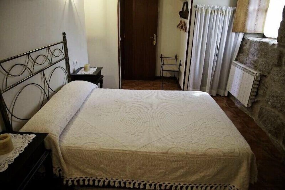 Family Cottage, 4 Bedrooms, Kitchen, Garden Area (A Casona)