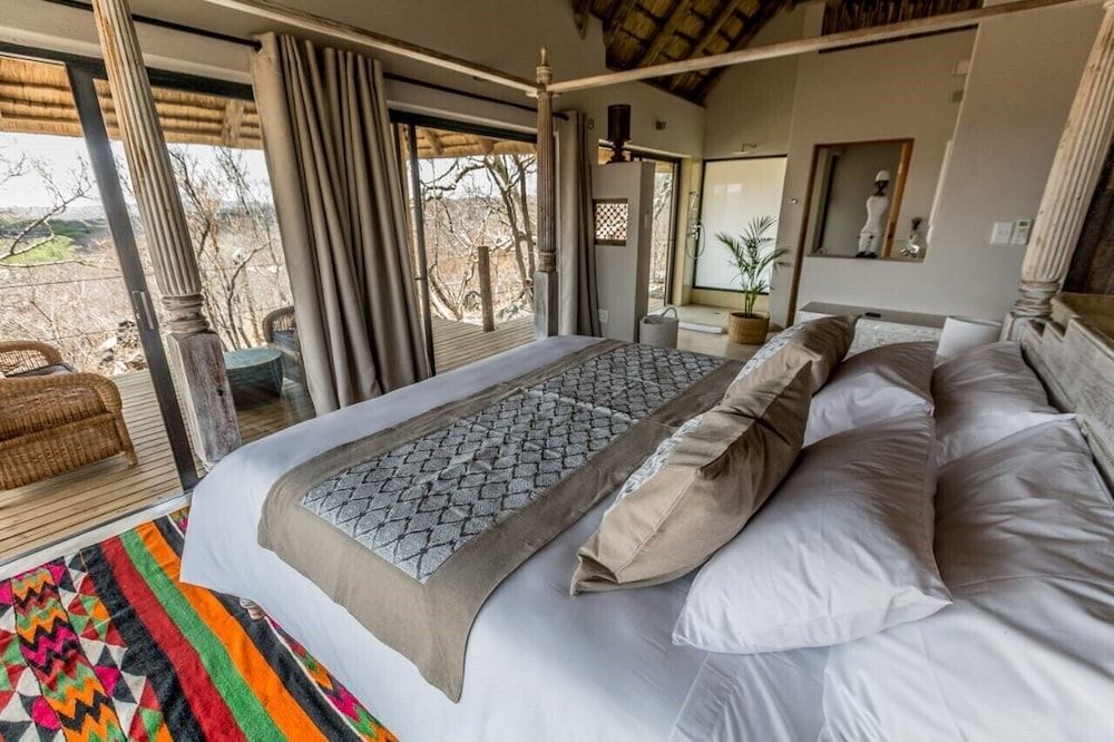 The Wild Blue Lodge SAFARI & SPA Drakensberg Lux Double (2) 2