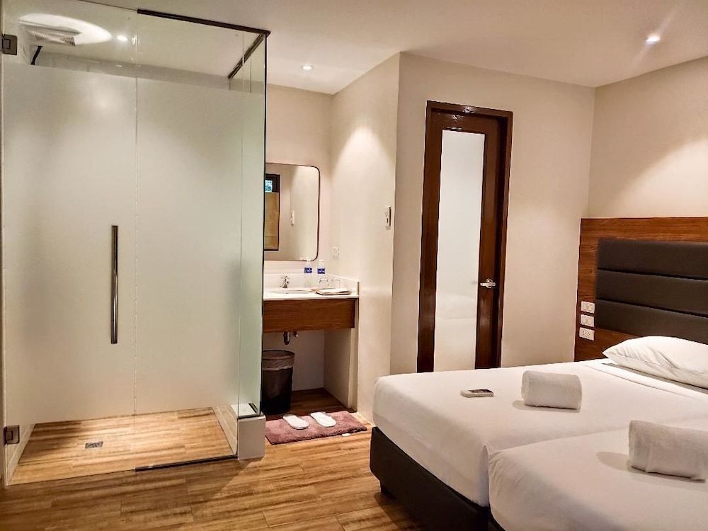 The Hub District Garden Suites Deluxe Garden Room 14