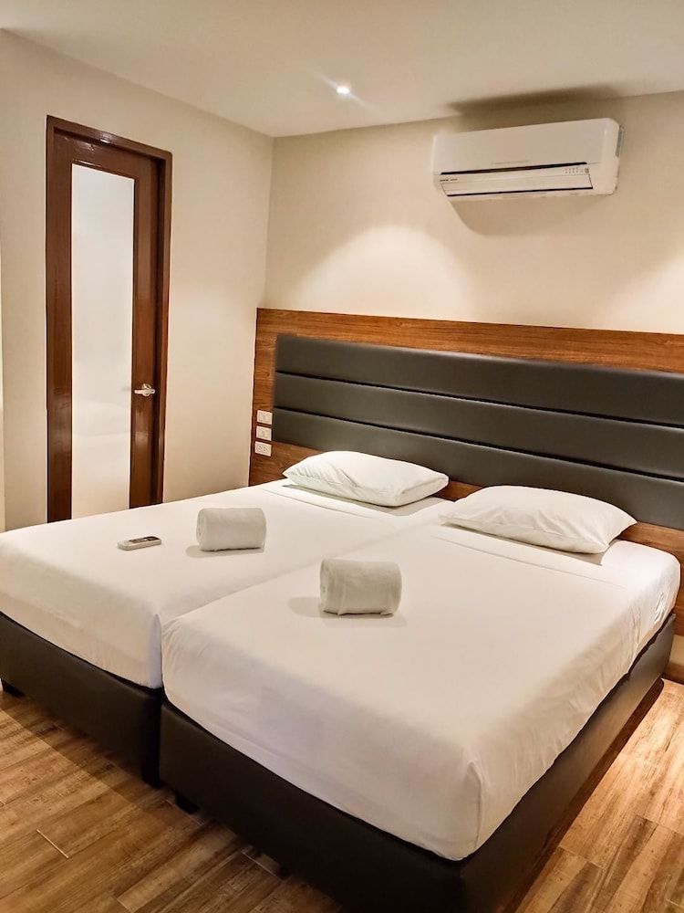 The Hub District Garden Suites Deluxe Garden Room 6