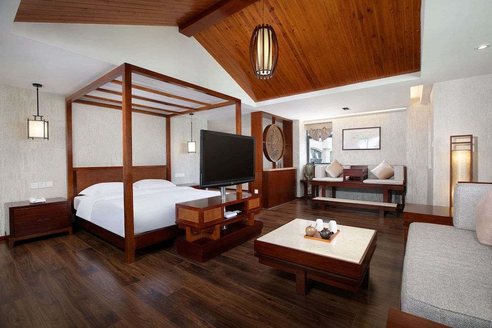 Executive Suite, 1 King Bed, Non Smoking