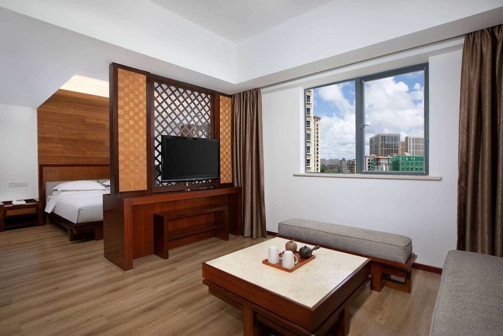 Deluxe Suite, 1 King Bed, Non Smoking