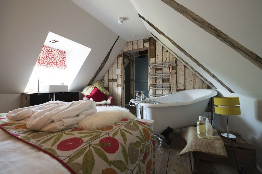 The Woolpack Inn Warehorne Suite, Ensuite (NODDY) 6