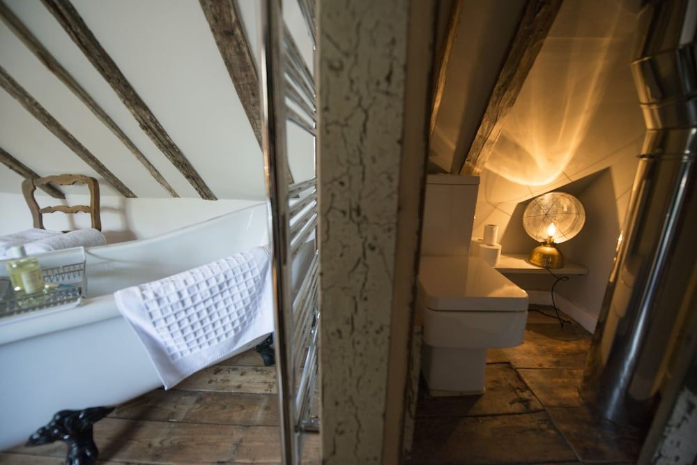 The Woolpack Inn Warehorne Suite, Ensuite (NIDDY) 10