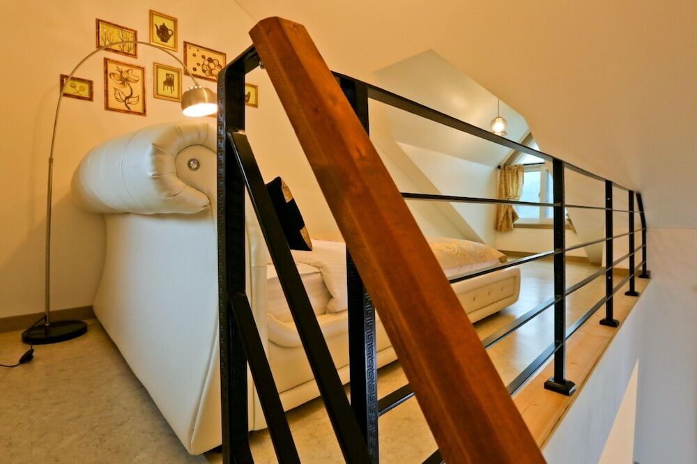 EOS Pension Room (Shaina206)