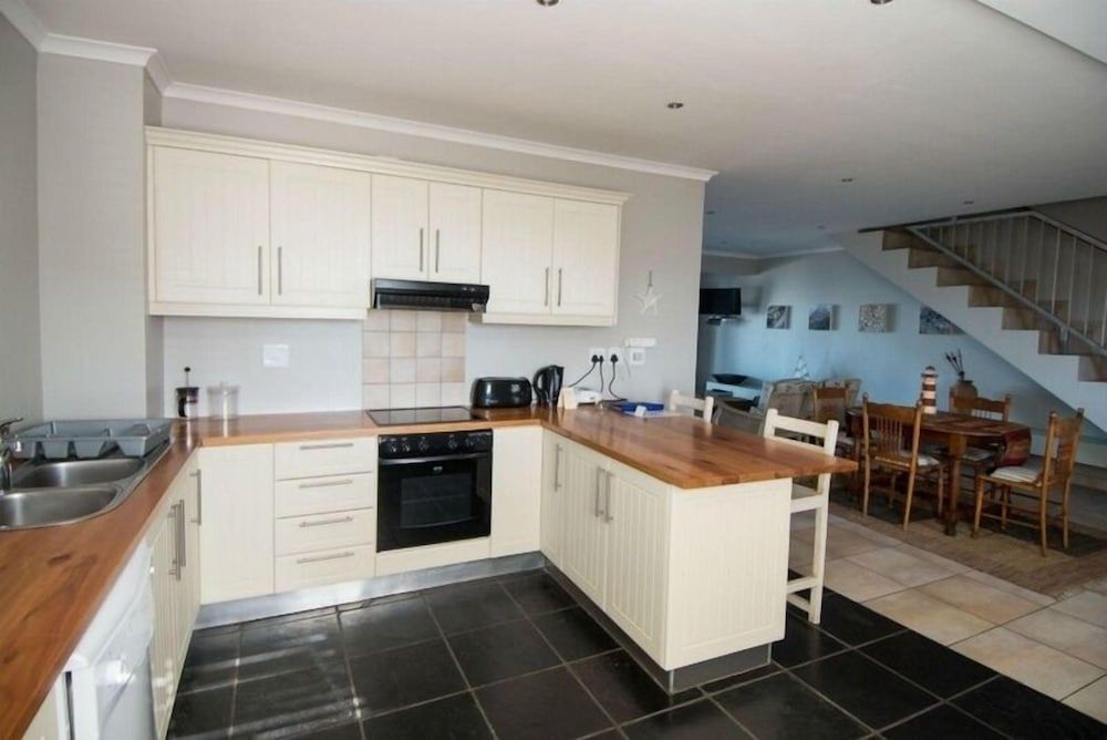 Zeezicht Apartments Comfort Apartment, 2 Bedrooms, Ocean View (Seagull) 4