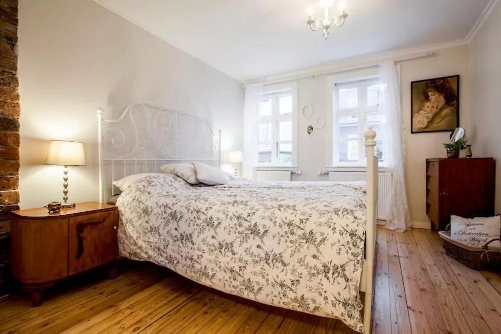 Grey Apartments Apartment, 1 Bedroom (102) 2