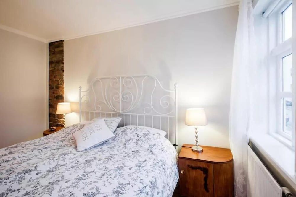 Grey Apartments Apartment, 1 Bedroom (102) 3