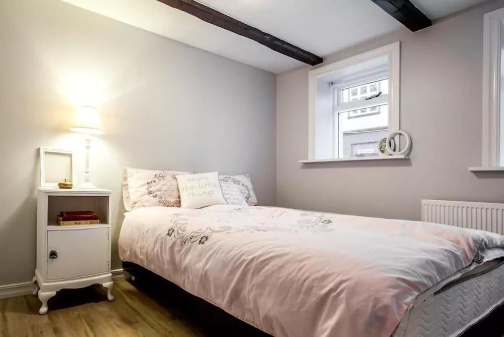 Grey Apartments Apartment, 1 Bedroom (102)