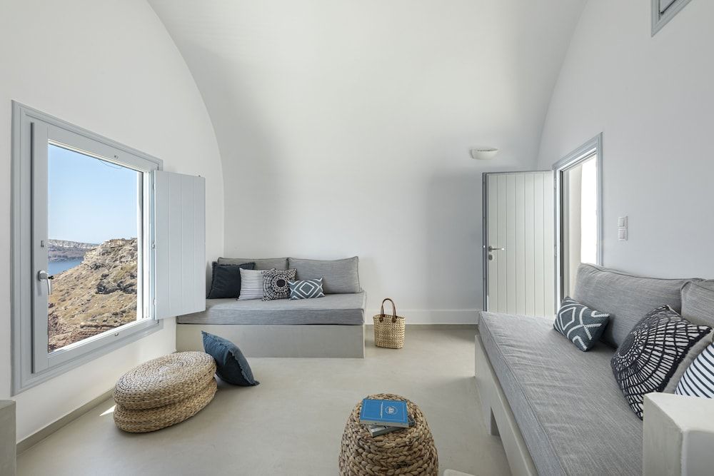 Big Blue Villa by Caldera Houses House 10