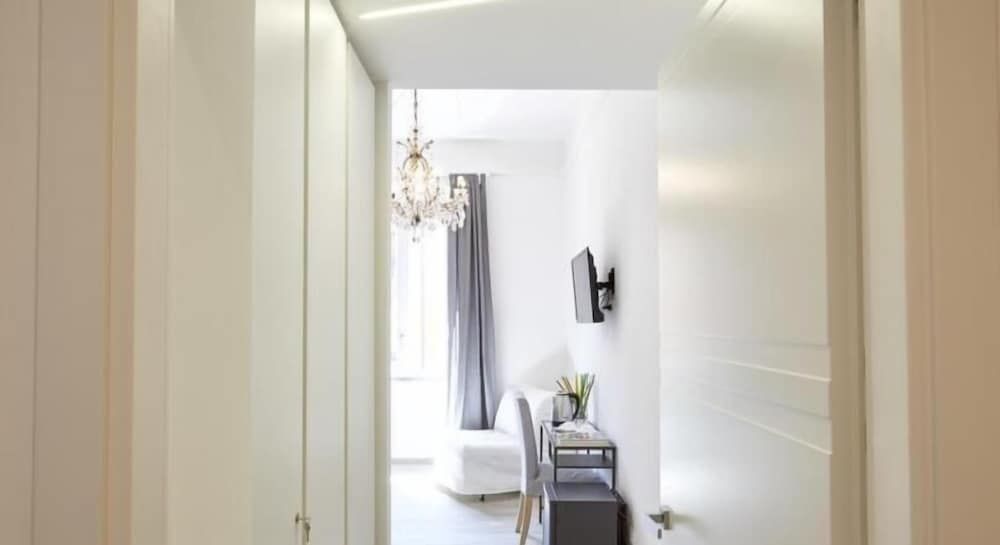 Raffaela's Suite & Rooms Deluxe Double Room 3