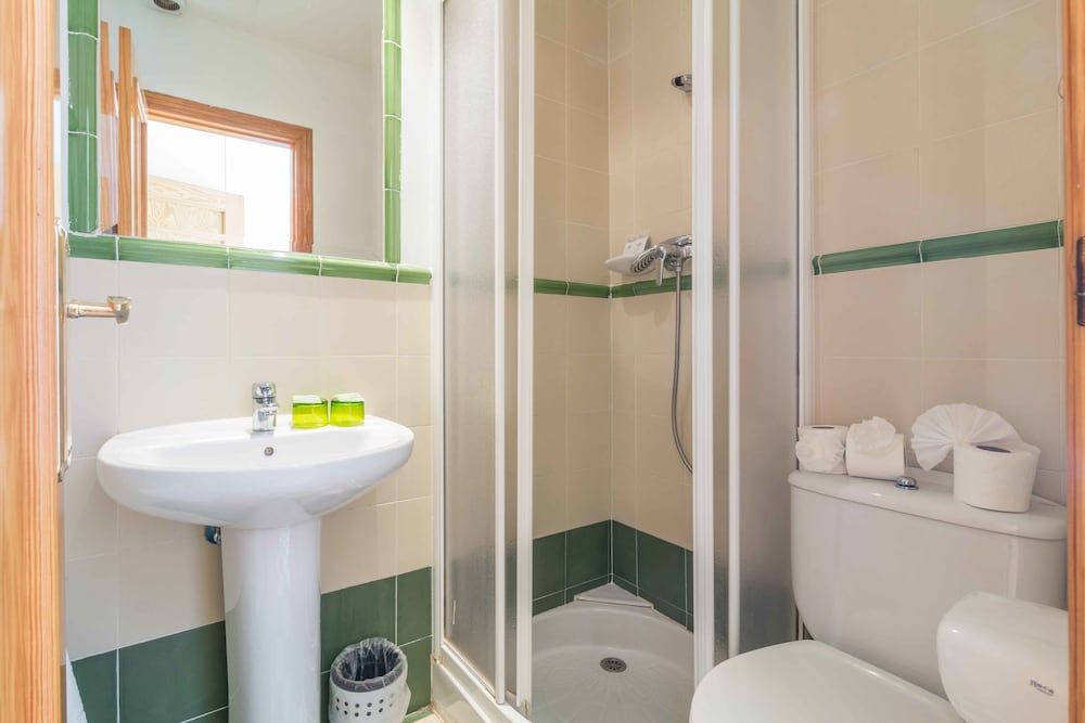 Hostal La Fonda Double Room, Private Bathroom 50