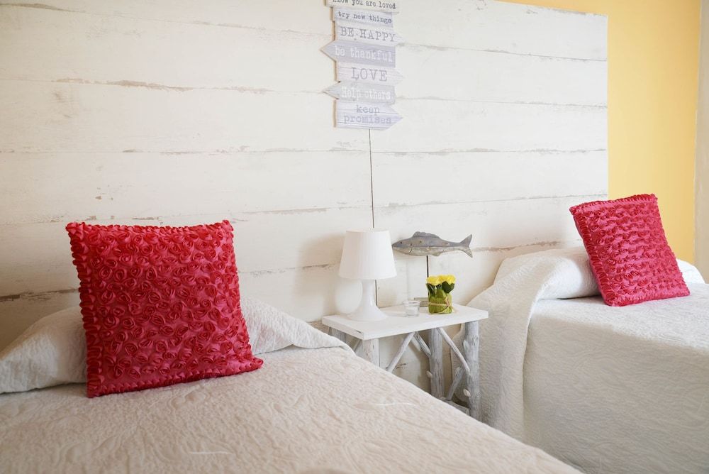 Hostal La Fonda Double Room, Shared Bathroom 4