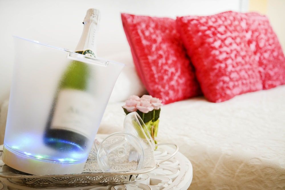 Hostal La Fonda Double Room, Shared Bathroom 9