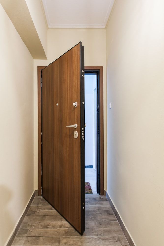 undefined Big Central Metro Station Apartment 2 2