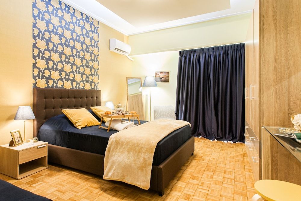 undefined Big Central Metro Station Apartment 2