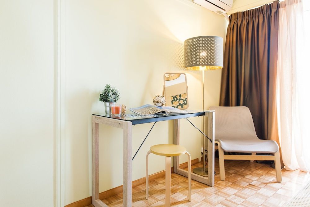 Big Central Metro Station Apartment 2 Apartment, 4 Bedrooms, City View 10