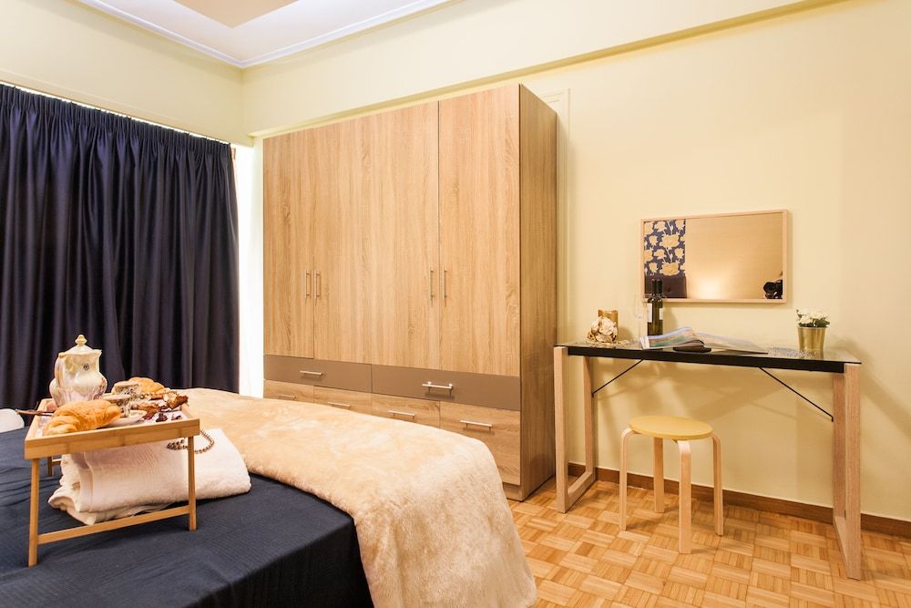 undefined Big Central Metro Station Apartment 2 7